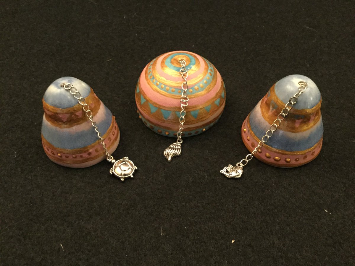 It's Christmas shopping time so why not pop into the gallery today we are open until 5pm. There is Mullied Wine &amp; Minced Pies plus Carol Singing from 12 - 1 today. #TunbridgeWells #kent #christmas #bespokegifts #interiordesign