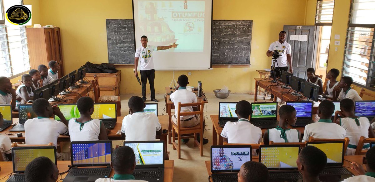 Otumfuofdn's tweet photo. Teaching of Information Communication Technology (ICT) by our instructors at Atronie R/C JHS located in the Sunyani metropolis. #omlp
Otumfuo Mobile Learning Project. An initiative of Santehene sponsored by Agroecom 🇬🇭. https://t.co/bueCR1gDR9