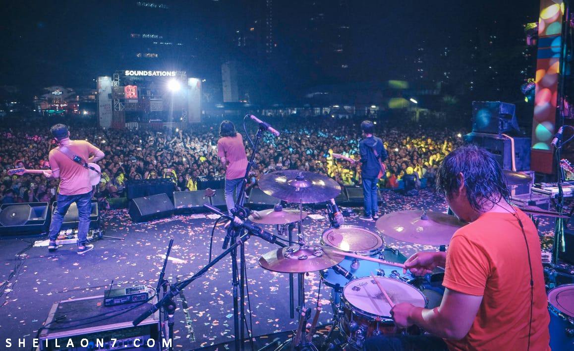 sheilaon7's tweet photo. SOUNDSATIONS "Karya Gak Tau Batas", Plaza Festival Jakarta Selatan. Jumat, 7 Desember 2018.

#sheilaon7 #sheilaon7day #SheilaonDecember #sheilagank #so7jakarta #soundsations #artcosystem #KaryaGakTauBatas #jakarta https://t.co/WOzXDBzTGf
