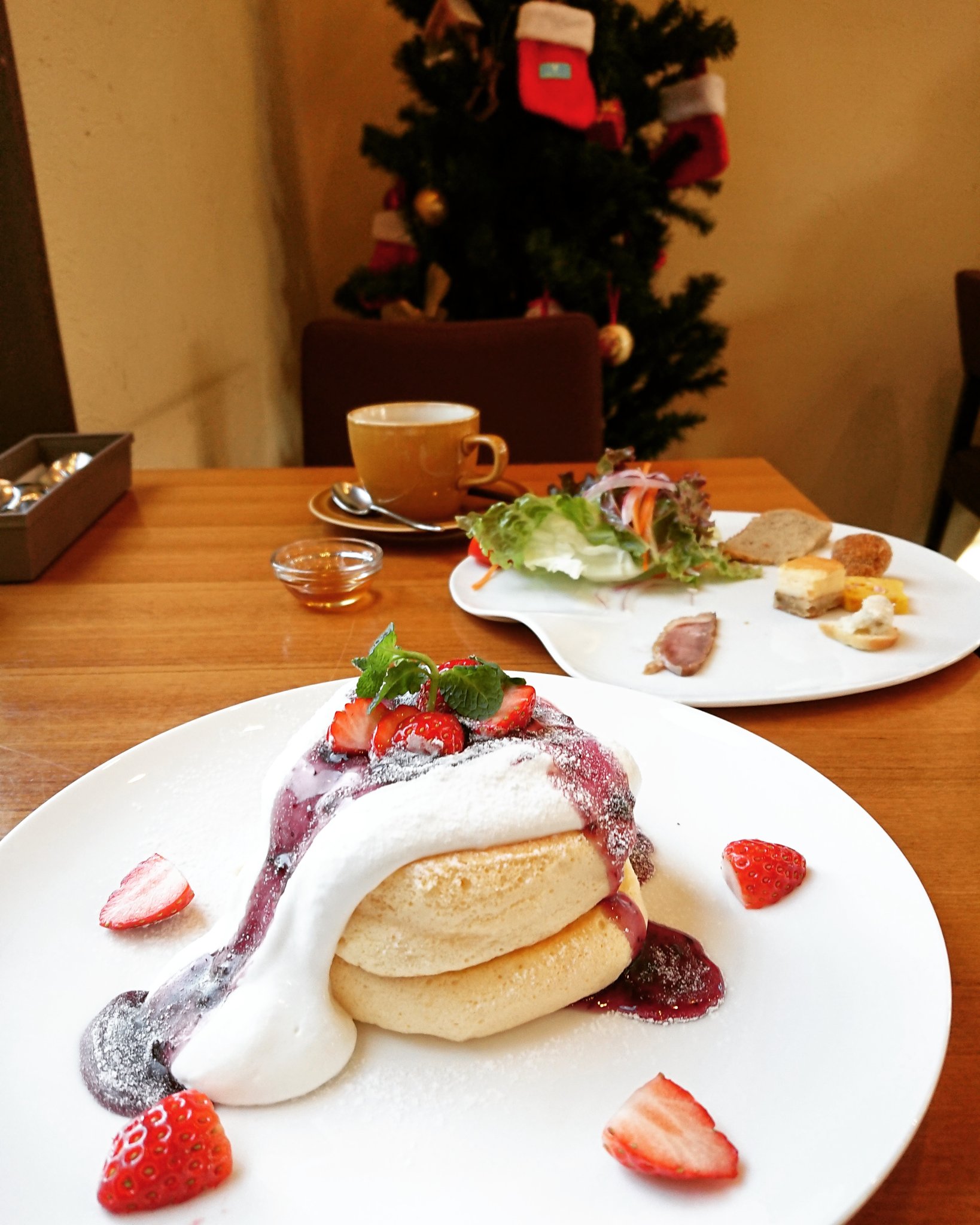 تويتر Niida على تويتر 鹿沼 村井町 Honey B ベリーパンケーキ Caffe イタリア語 Caffegelateria Honeyb ハニービー 鹿沼市 カフェ パンケーキ 黒田養蜂園 栃木県 Pancakes Kpp Tochigi Cafe ベリーパンケーキ Caffe ハチミツカフェ