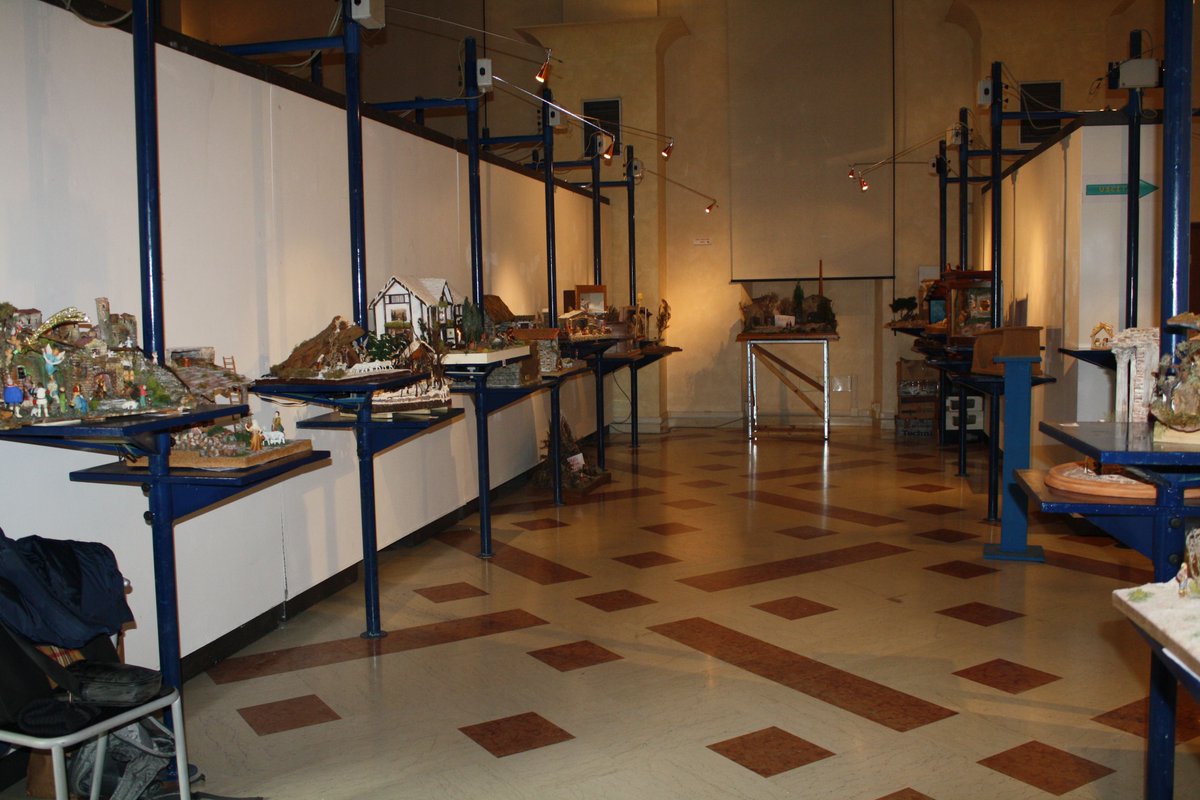 aiapvr's tweet photo. Oggi! Apertura della 28^ Mostra del Presepio Tradizionale ed Artistico. A Verona, in Sala Birolli, Area ex Macello. Ore 15.00 presso la chiesa dei FIlippini, via Filippini 16 (ZTL), poi taglio del nastro in Sala Birolli. #presepi #diorami #navidad #Verona https://t.co/Cok1zLlHdS https://t.co/C5QaKFff2y