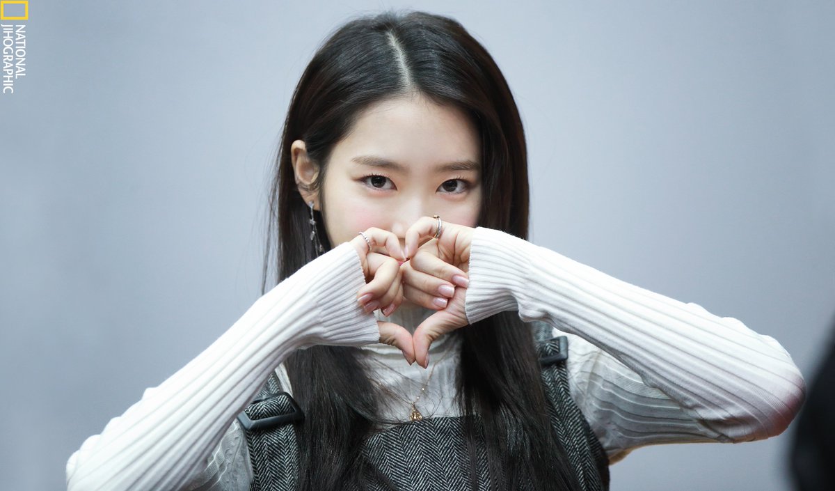 NatJiho's tweet photo. 181208 상암 #불꽃놀이 마지막 팬싸인회 
#오마이걸 #OHMYGIRL 
#지호 #JIHO 

@WM_OHMYGIRL https://t.co/aXm8dXpVQp