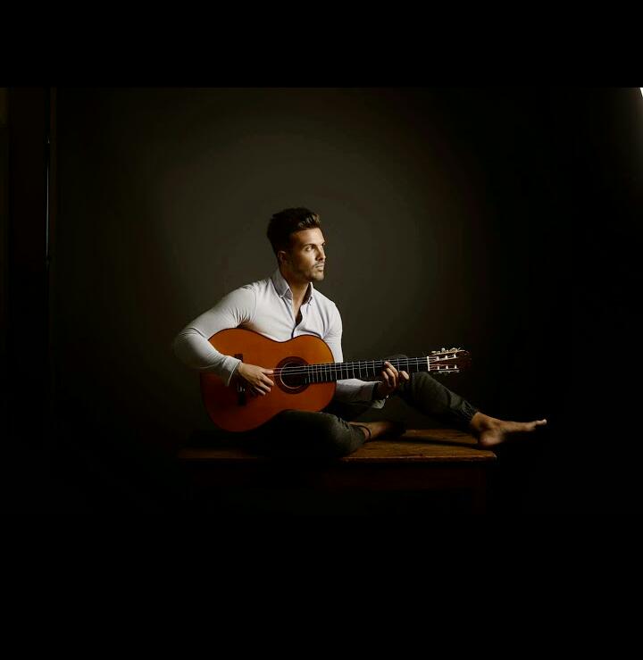 moilosada_spain's tweet photo. Mi canción favorita para que este en el 🔝 de @canalfiesta es #el43 de @MoiLosada @dominguezja #convinoyqueso #mecalastehastaloshuesos #moiseslosada #moiseslosadainternationalgroupspain https://t.co/OHndz2I4y9