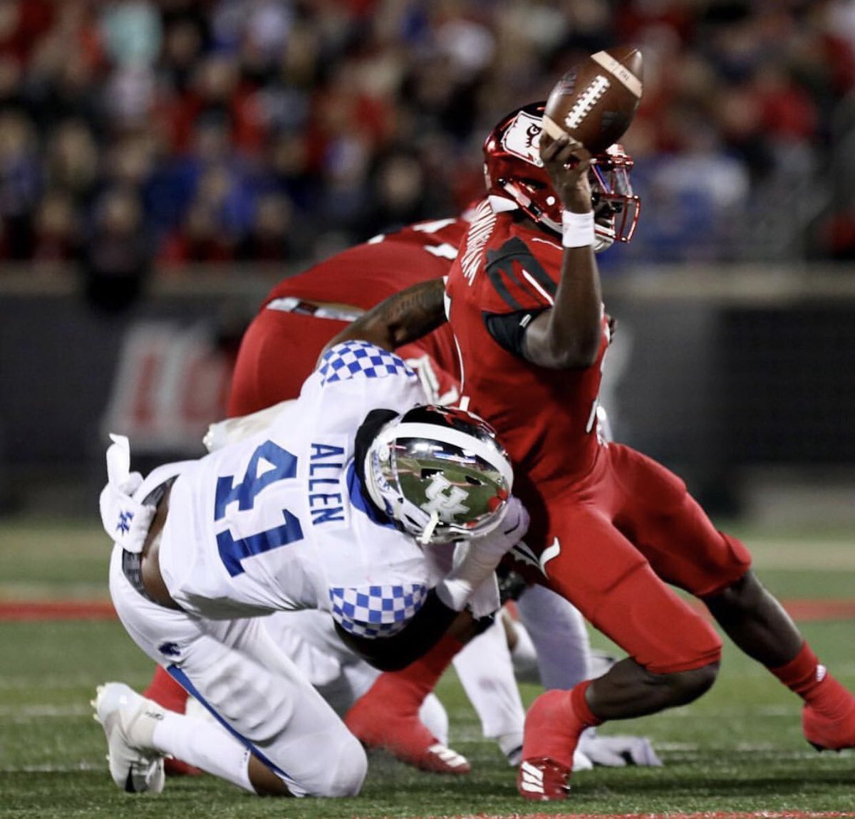 balei_fight's tweet photo. #BBN #markstoops #l1c4 #scottsatterfield #weareuk #kentuckyfootball #louisvillefootball #theopening #kentuckywildcats #seeblue #coachstoops #coachsatterfield #vincemarrow #bigbluenation #collegefootball #secfootball #birdgang #stoopstroops #scottfrost #jeffbrohm #BoilerUp #GBR https://t.co/AJzmlAXkjy