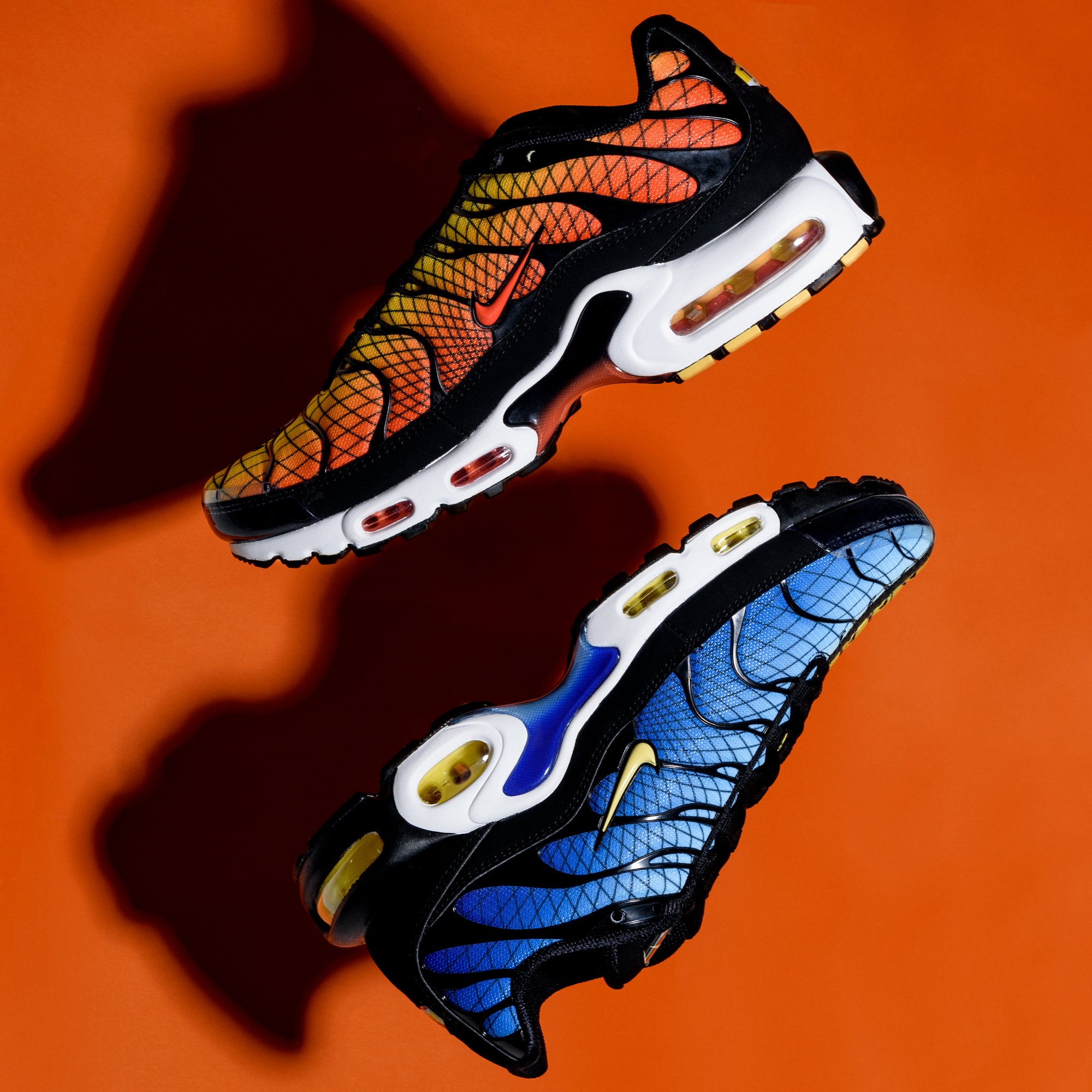 sivasdescalzo on Twitter: "Nike Max Plus TN fuses the original colorways of its most iconic models into one sneaker, featuring a half-and-half and an over grid. Available now at