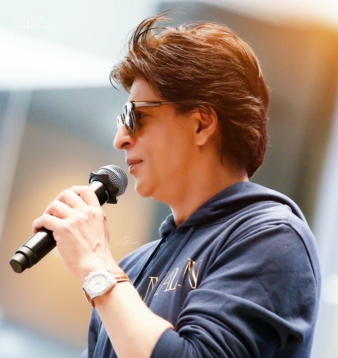 srkfcudr's tweet photo. HQ Picture :- King Khan @iamsrk in Kuwait for #Zero promotion! #SrkinKuwait #ZeroPromotion
#AgeJustaNumber #Charming #ShahRukhKhan #Dubai https://t.co/hu0HKNbA5Y