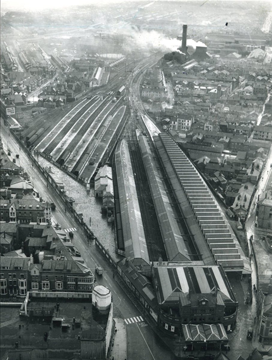 JulietteGregson's tweet image. #BlackpoolCentral 🙃🙃 @visitfyldecoast @EdenMorecambe @Gillylancs @FilmLancashire @_currie @BPhonebox @Phillsselectart ( thanks for the b/w ones ) @send2dens @Darkveilpara1 @PaulGalley colour one by me !!!