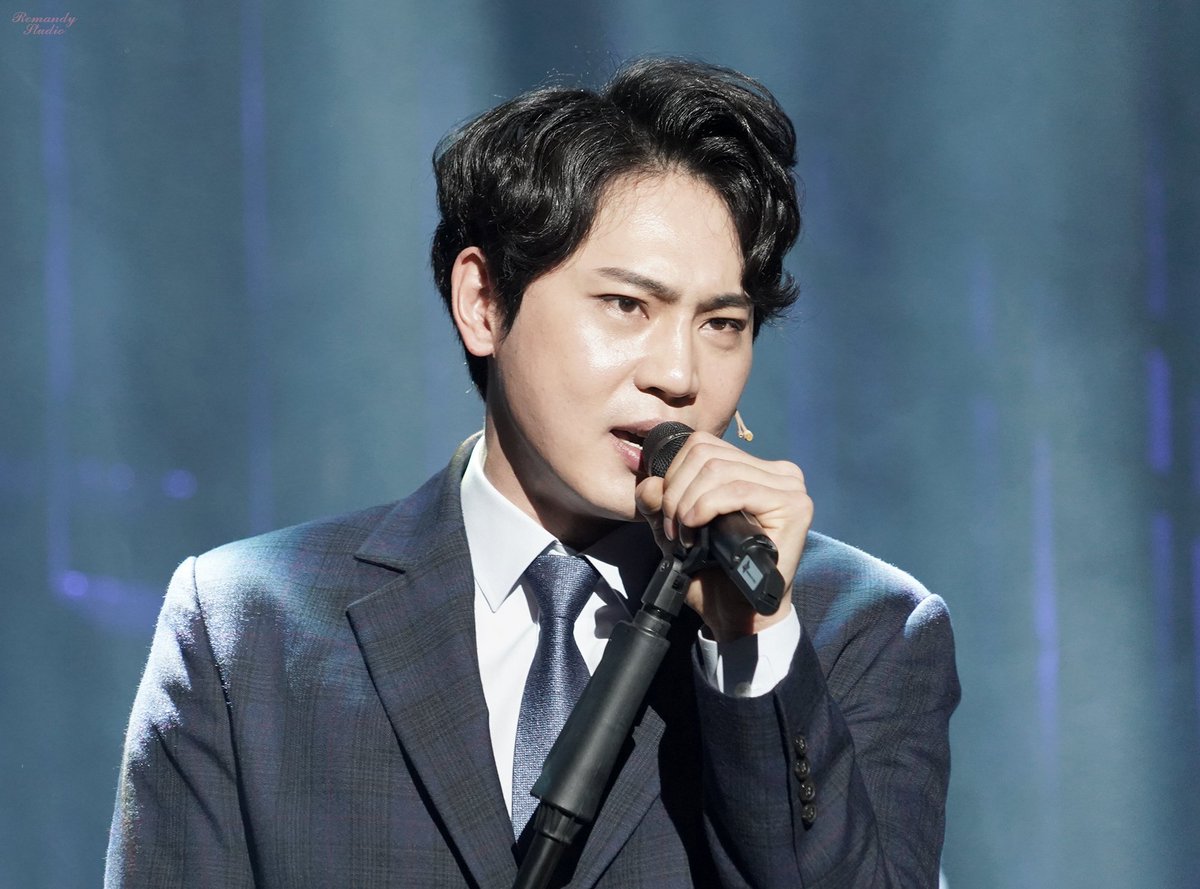 ifbluer_studio's tweet photo. 181208 더데빌 낮공 커튼콜 

장지후 존 파우스트 https://t.co/k0xpwuD2Pe