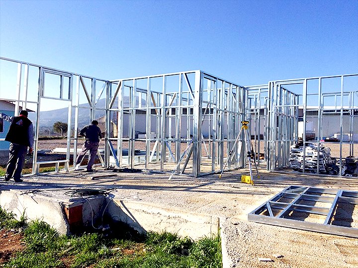 unbakmac's tweet photo. LSF Basics with UNBAKLSF @VertexSystemsUK #unbak #lightsteelframer #lightgaugeframer #steelconstruction #vertex #lsf #rollfrom #steelvilla #housing https://t.co/dXBKIKuOuW
