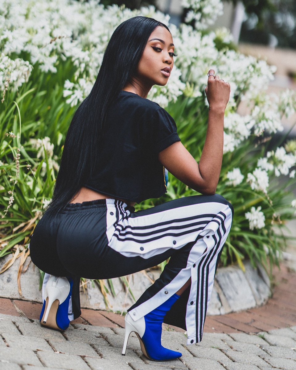 nomoozlie's tweet photo. Ya’ll still mad or is it safe now?🤑 https://t.co/lNHQ9qVAKJ