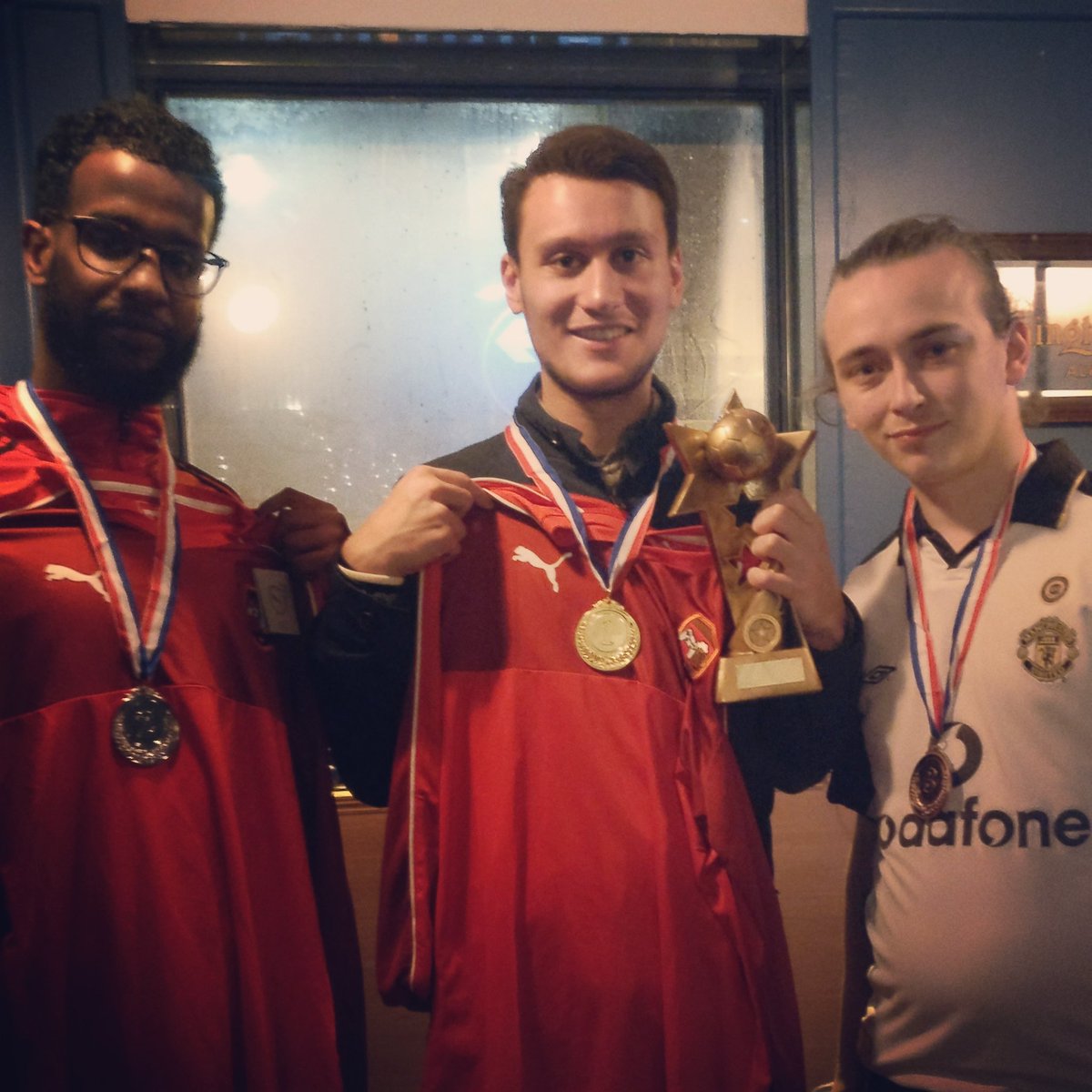 Fifapub's tweet image. Here we have the top 3 players of the season.

We'll give more info soon, Moibrah and Mackay, welcome to the #FIFAPUB team.

@Skye1991 well done, keep up the good job!!