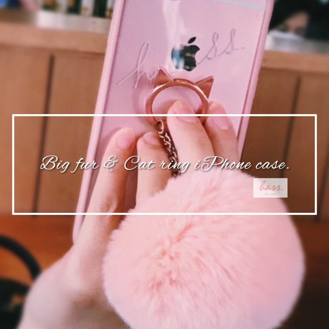 hass2017aw's tweet photo. ［定番人気］
冬の売れ筋❄️
大玉ファー付き ねこリングiPhoneケース

https://t.co/yVhysCYVea https://t.co/ScQyhV3zWh