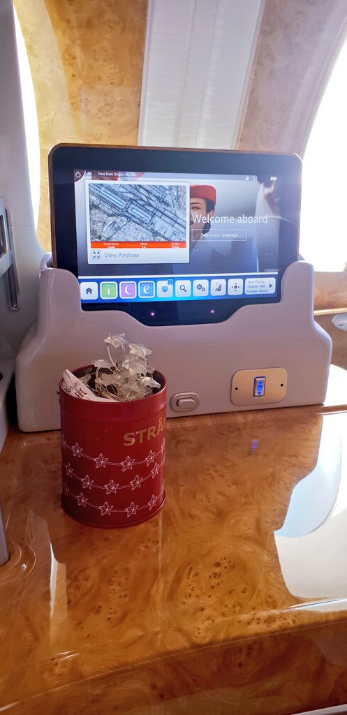 TweetsbyTashaS's tweet image. Let the games begin .....  @pauls_trips @akinsoul @Blake_edge @EconomyBeyond @loyaltytravels @simply_aviation @flight_report  #Avgeekfairylightchallenge #flybetterwithemirates #ESSTfliesEmirates