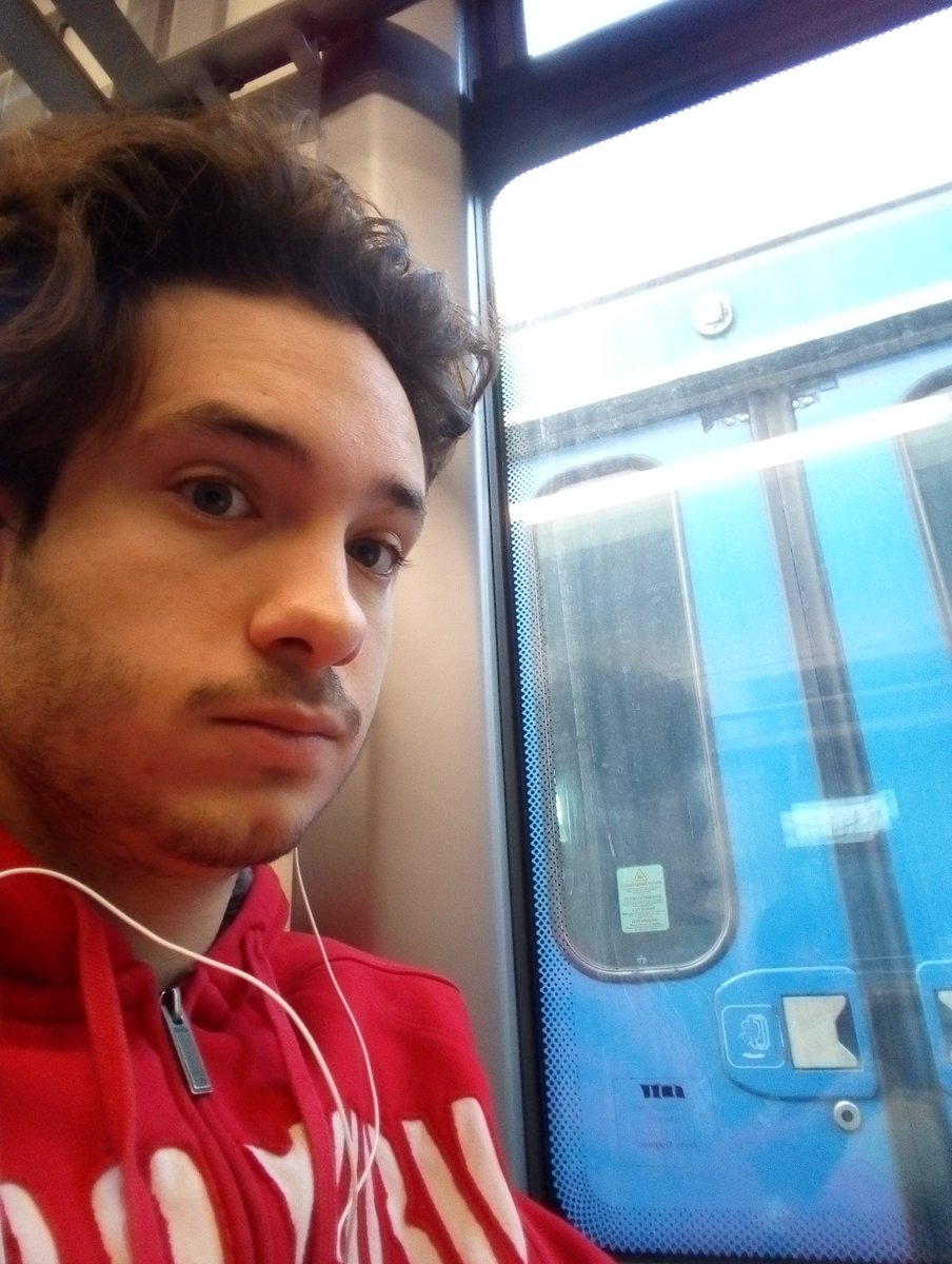 Slycus2's tweet image. Going to rec for my youtube channel: Cloudsdale club 😎😎😎 #cloudsdaleclub #travel