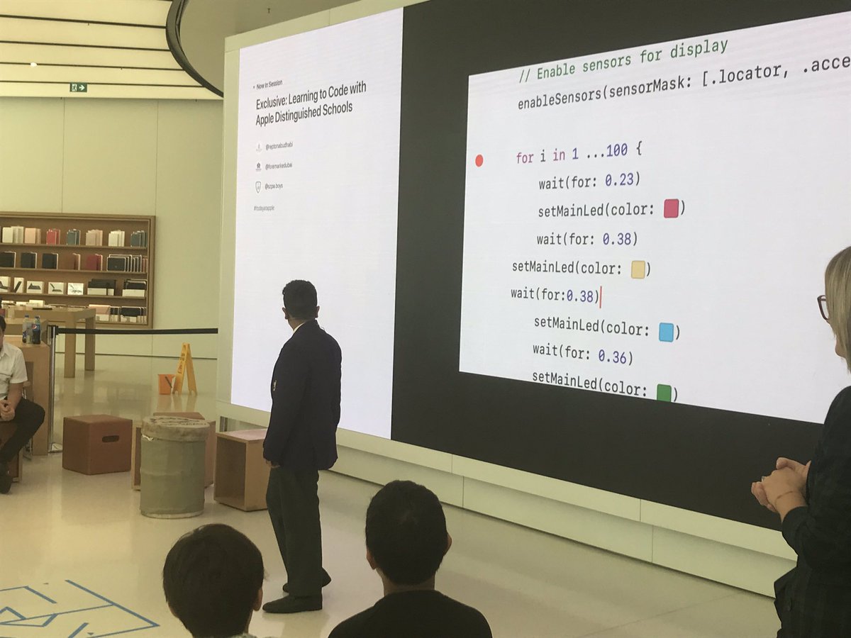 Explaining debugging to the audience #Foremarkedubai #AppleDistinguishedSchools #EveryoneCanCode #HourOfCode #TodayatApple #AppleEDU
