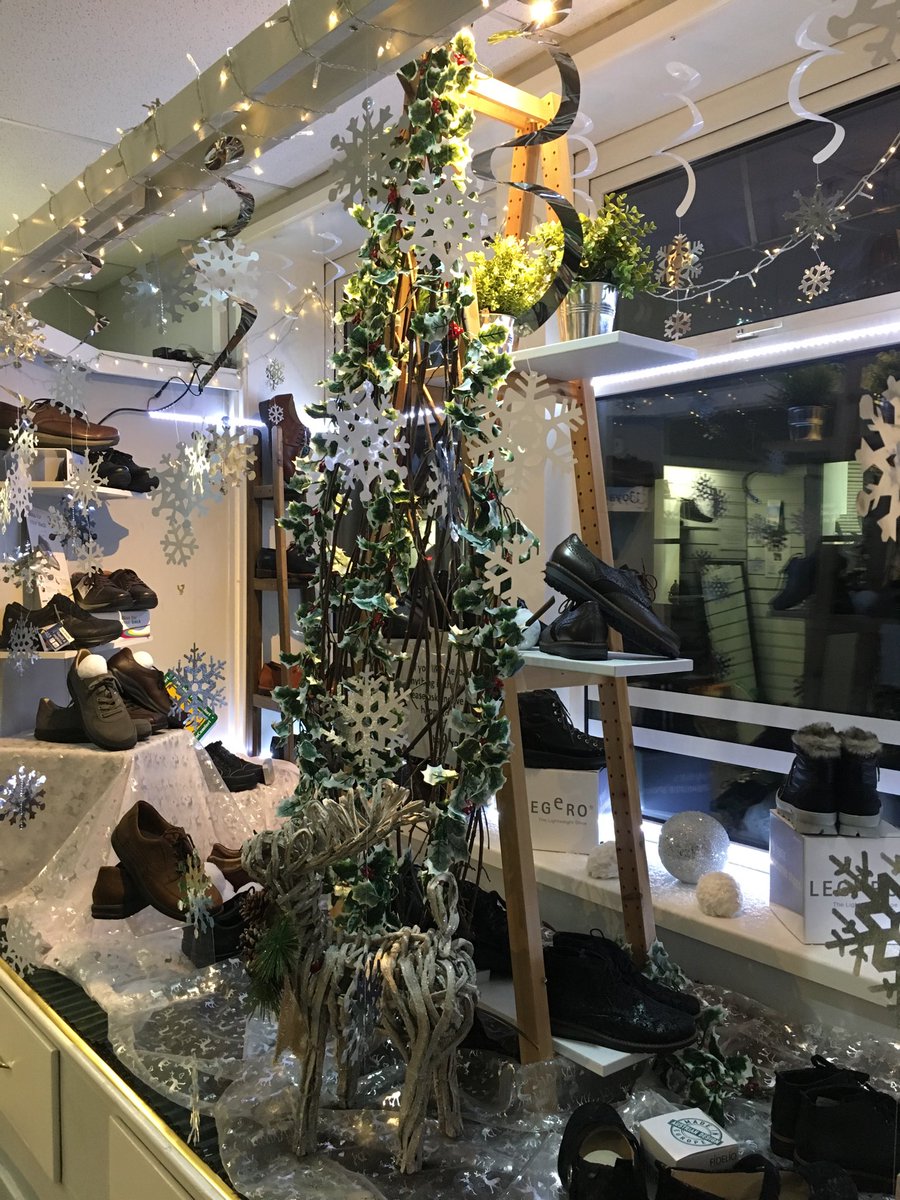 _fitright's tweet photo. Pop into ShoeMed for stylish, professionally fitted footwear that will keep your feet warm and comfortable this winter. Gift vouchers available. https://t.co/fT23TJclli