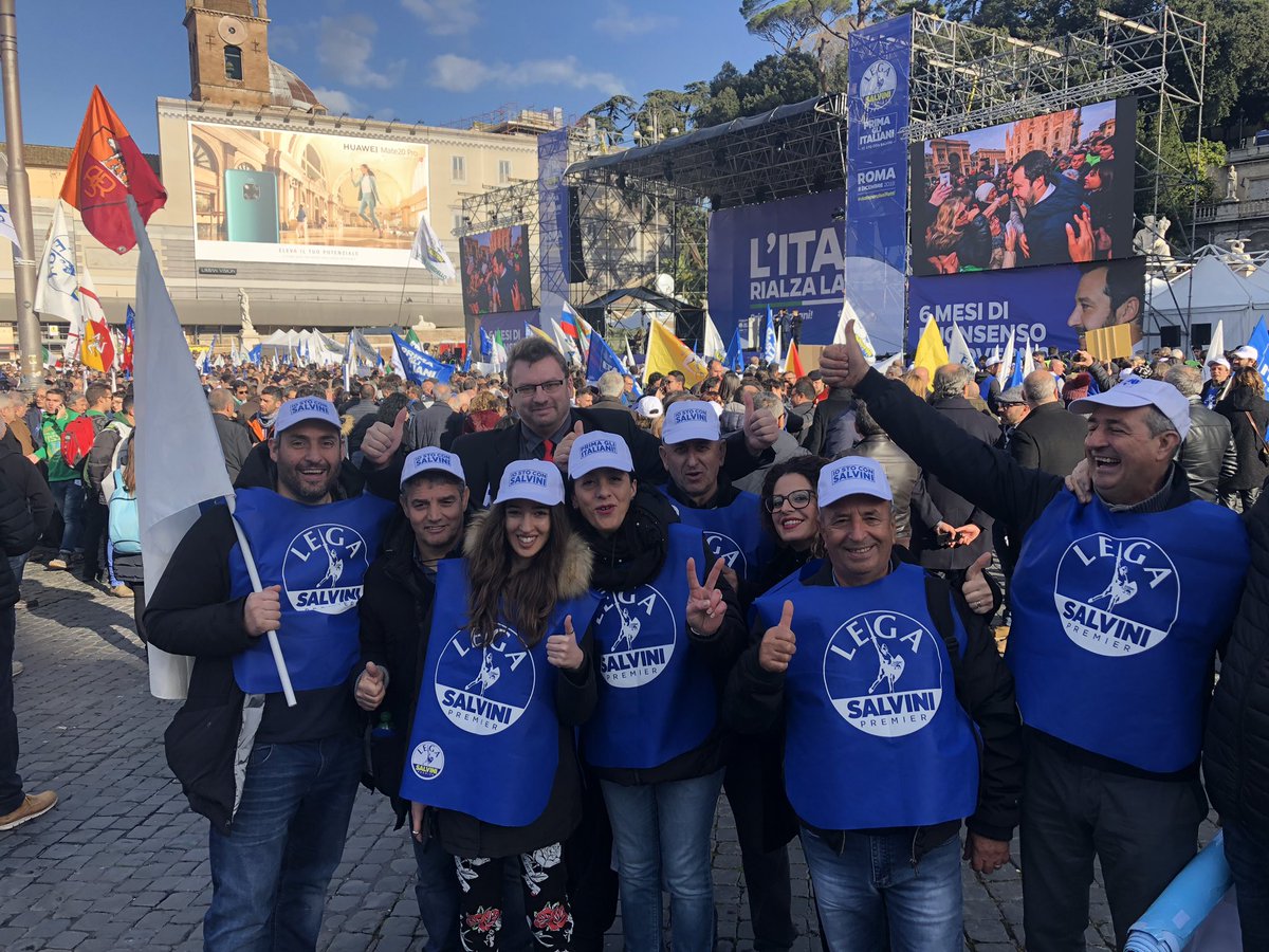 Lubomir Volny Volny Blok On Twitter Dnesni Skvely Den Na Demonstraci Ligy V Rime Desetitisice Lidi Skvela Atmosfera