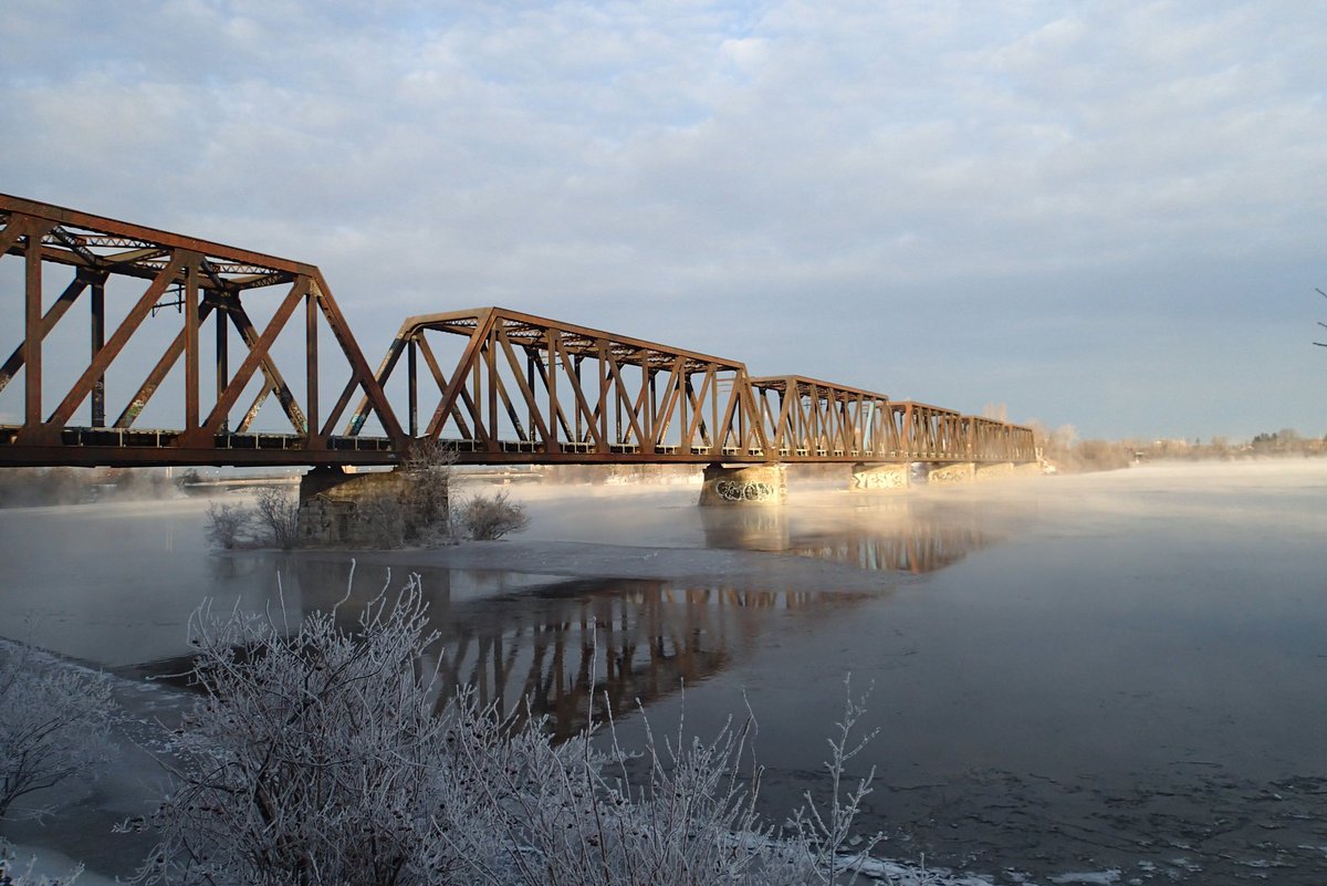 MortenLidegaard's tweet image. Awesome frosty morning run along the river ❄🎅☃️
Logged 15km. Great start to the day! Have a great weekend all 😊 #FrozenBeard
@suunto #SuuntoRun 
@VIVOBAREFOOT #PrimusTrailSG 
#MMRUN Sign up for 1,000,000m in 2019 😎