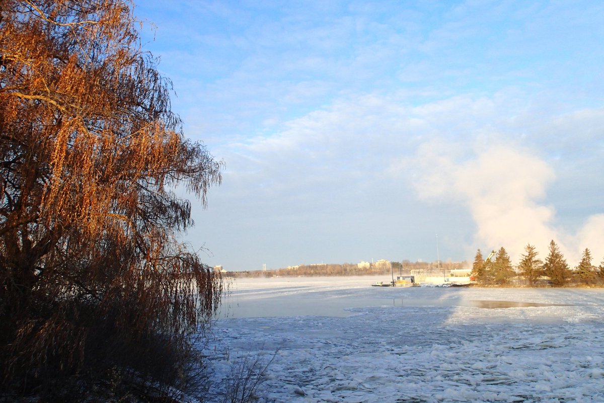 MortenLidegaard's tweet image. Awesome frosty morning run along the river ❄🎅☃️
Logged 15km. Great start to the day! Have a great weekend all 😊 #FrozenBeard
@suunto #SuuntoRun 
@VIVOBAREFOOT #PrimusTrailSG 
#MMRUN Sign up for 1,000,000m in 2019 😎