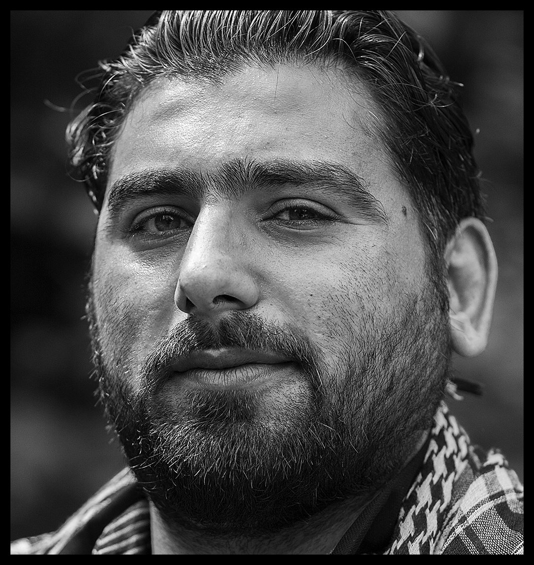 hunterleo3's tweet photo. Singer / Artist from Syria. He currently lives in The Netherlands. Portrait by Leo de Jager @hunterleo3 #refugee https://t.co/LR7tw6JGoI