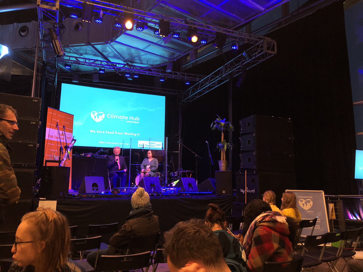 ClimateHubCOP24's tweet photo. Teraz przemawiają przedstawiciele #FederacjaPolskichBankówŻywności @Greenpeace_PL @Greenpeace @ClimateHubCOP24 “We save food from wasting it” #foodwasting https://t.co/MYUqEG9ywG