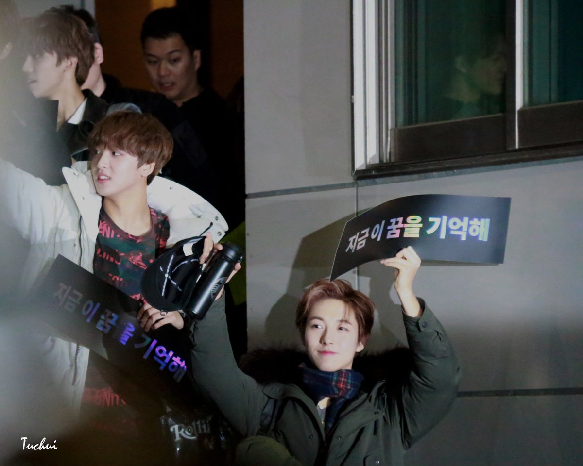 wodofkcn's tweet photo. 181203 NCT DRRAM SHOW 퇴근
#런쥔 #RENJUN 
#엔시티_드림 #NCT_DREAM https://t.co/UoehL9vAhs