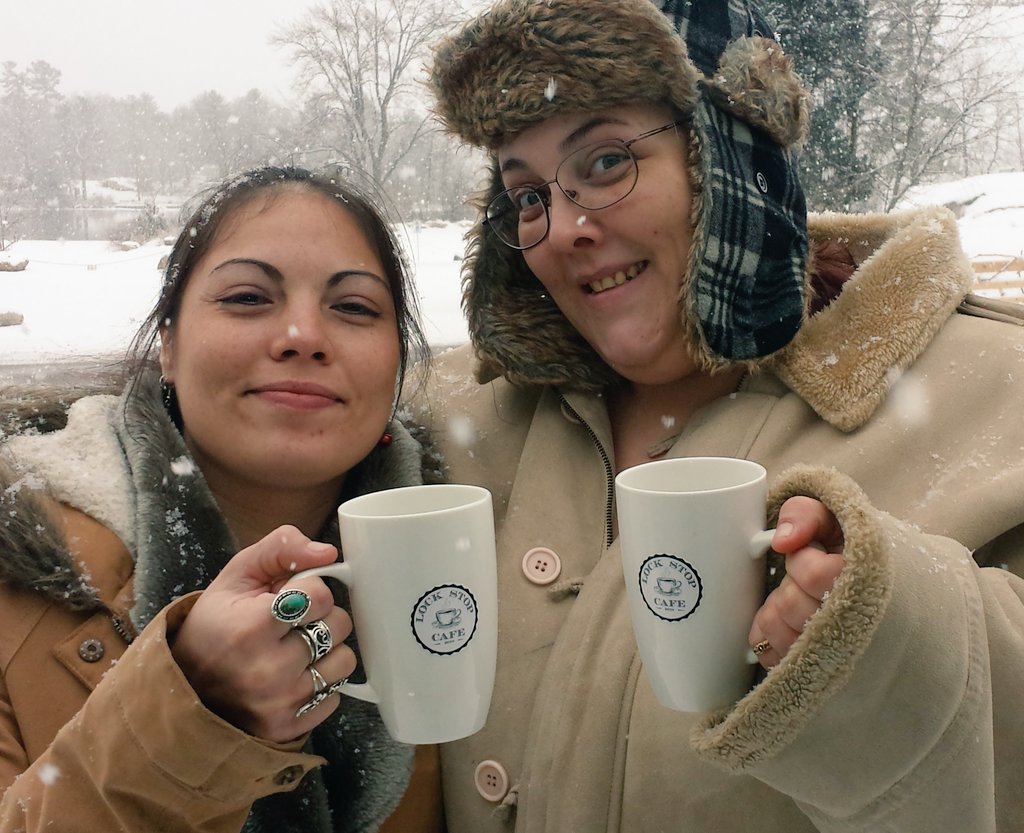 Its cold outside, but the coffee's hot! Come enjoy, these girls braved the winter, come join us! 
Coffee, treats and Christmas Gift Ideas. 
#buckhorn