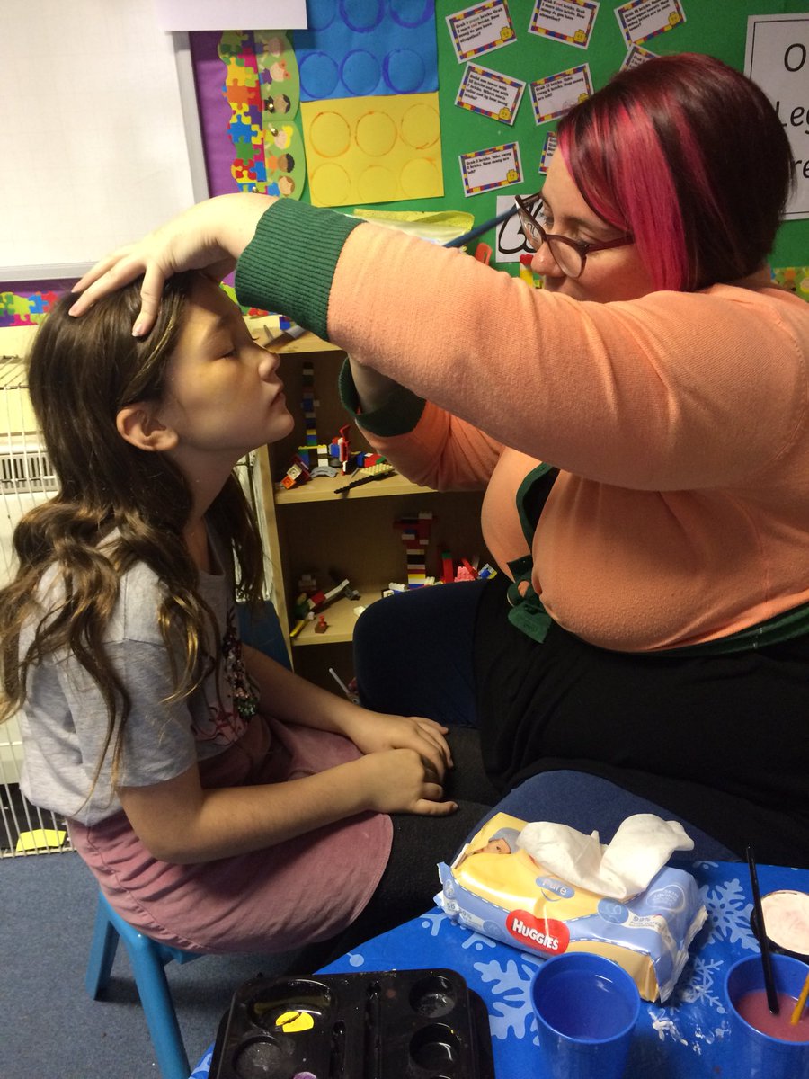 LiffPS's tweet photo. A huge thank you and well done to all the parents, family and friends who helped run the Christmas Fayre this morning. Lots of festive cheer, lots of happy faces! #ProudHT #LiffLearningLegends https://t.co/qY0GHB5HX5