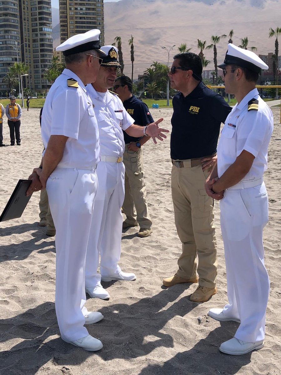 Jefe Regional de Tarapacá, Prefecto Inspector Cristian Muñoz Zúñiga participa en el inicio del verano seguro 2018-2019 en presencia del Intendente de Tarapacá Miguel Ángel Quezada, altas autoridades y funcionarios de la Región Policial de Tarapacá. 

#ChileLoHacemosTodos