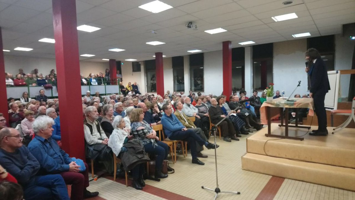 VillaniCedric's tweet image. Jeudi soir à la Clarté Dieu, couvent des Franciscains d'Orsay, pour une intervention devant 300 personnes sur l'intelligence artificielle et la manière de mettre son développement au service de tous. #IA