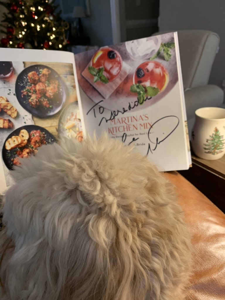 meredithmporter's tweet photo. @martinamcbride spending this cold, rainy Saturday making a list of recipes to try. 🤗 Thanks for coming to Atlanta again to sign - I was able to bring my husband this time and the extra book we bought will make a great Christmas gift! 🎄 🎁 https://t.co/O4vyLrT9Ka