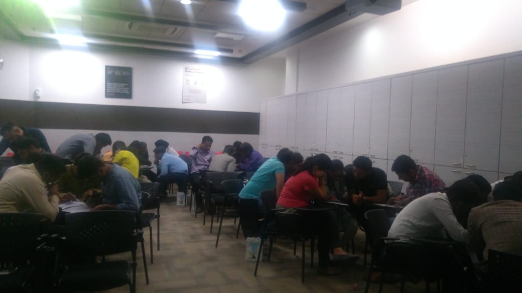 stepin_forum's tweet photo. Sanket sankhyao ane shabdo contest is on its way, people are keenly taking part in the contest and they seem to be loving it. May the best team win
#techtalk #eveningtechtalk #ahmedabad @SPGlobal https://t.co/stnmfXYqn2