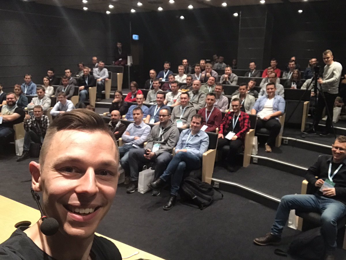 bartekslota's tweet photo. Full house at my talk at #jsanta. Thanks to the amazing audience! https://t.co/FUycJb3wXk