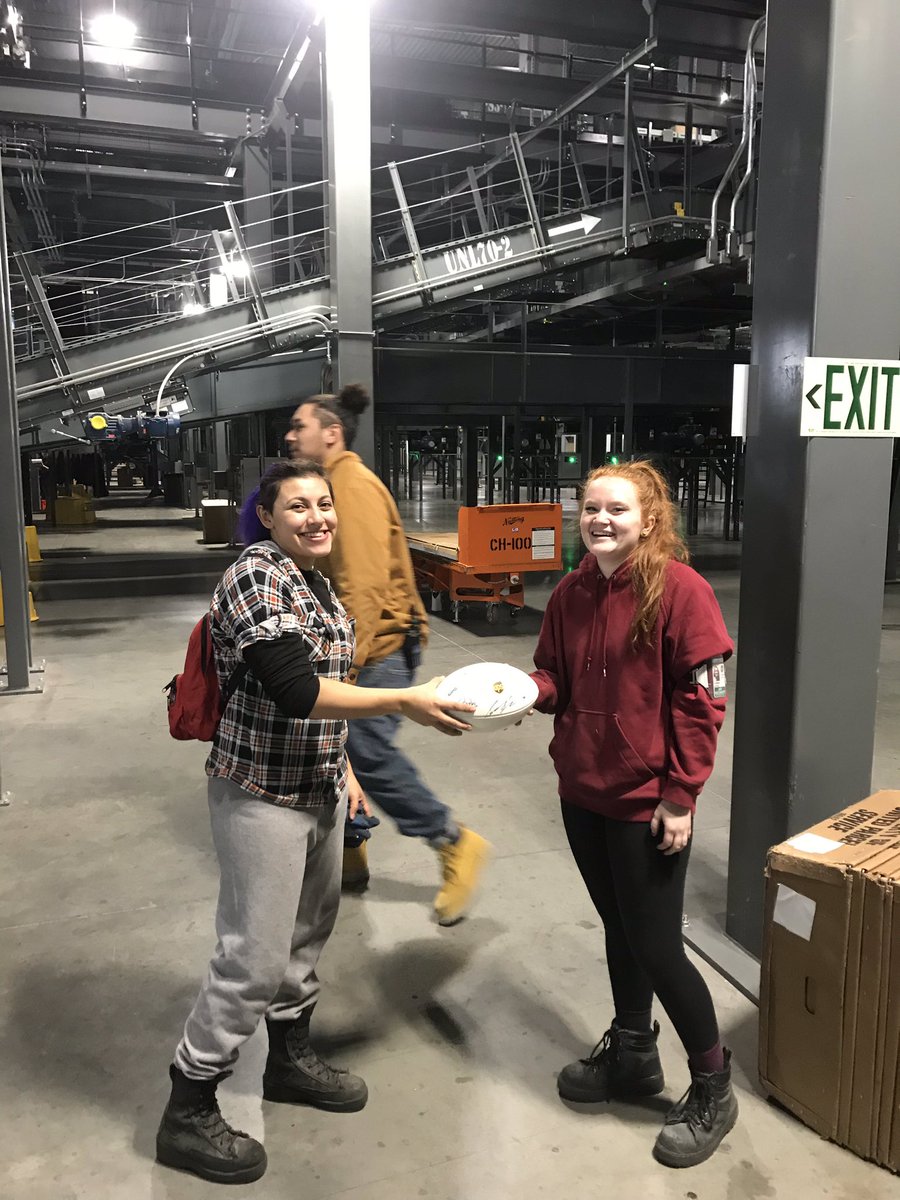 VanHazelen tweet media