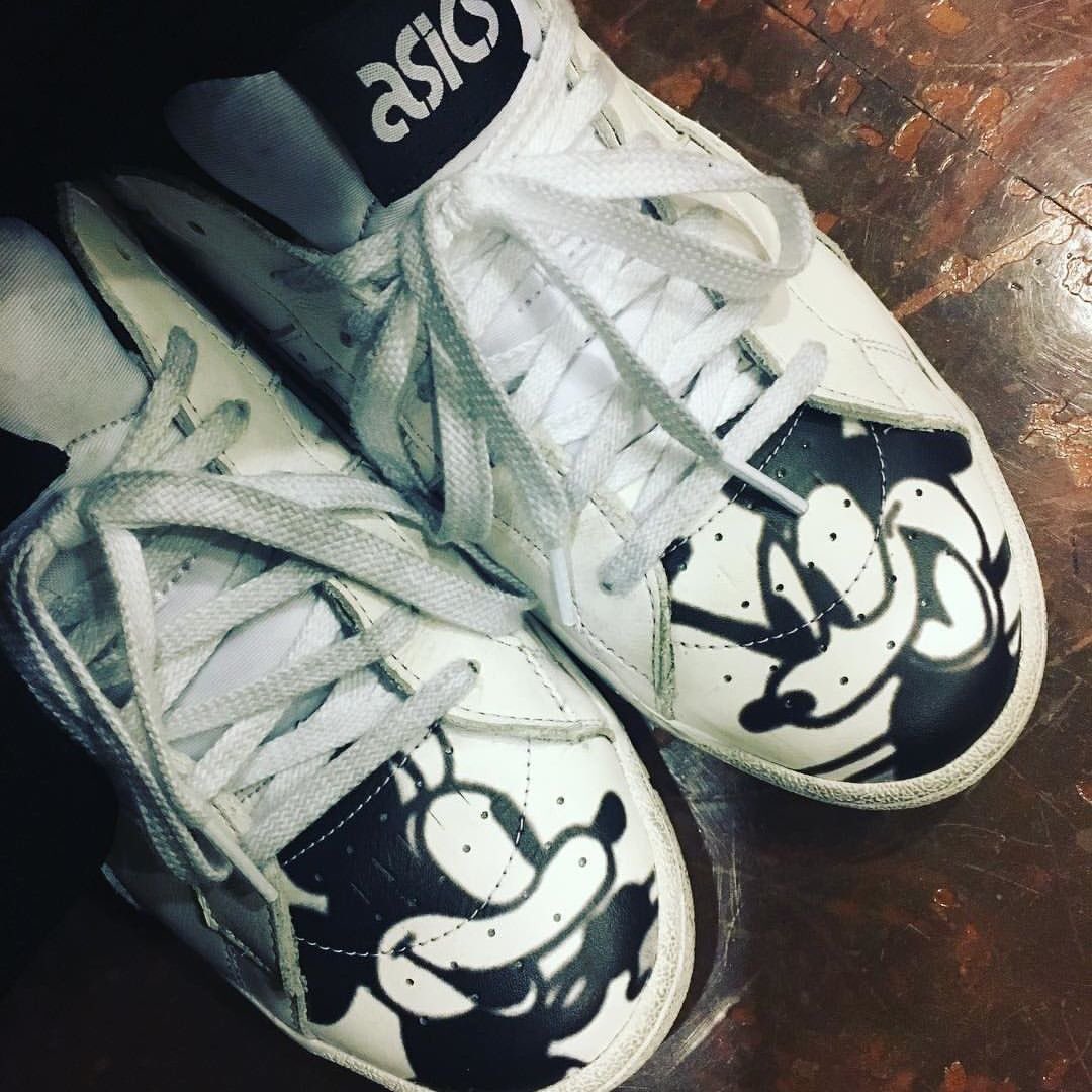 ALXD_Adoration's tweet photo. 今日の目的✨
渋谷ASICSTIGERにフィッティング👟✨そして購入してきました😆
ZeppTokyoはこれで行きまーす😃
何人いるかなぁ😂

#通販は完売なんだもん
#公式さんに行くしかない
#川上商法恐るべし
#担当の方に川上氏のig写真宣伝しておきました
#ASICSTIGER 
#90yearsofMICKEY https://t.co/OWCOdfz16Q