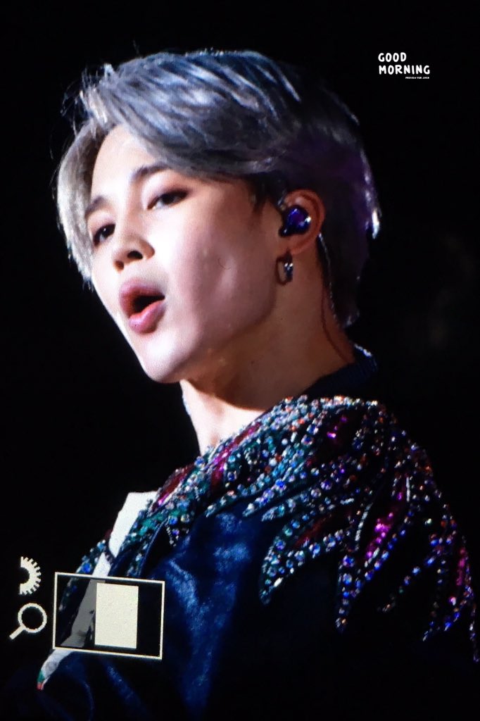 goodmorning1013's tweet photo. 181208 LYS in TAOYUAN
#JIMIN #지민 #침침 #하튜 #BTS #방탄소년단 @BTS_twt https://t.co/DHMNCGB4tf