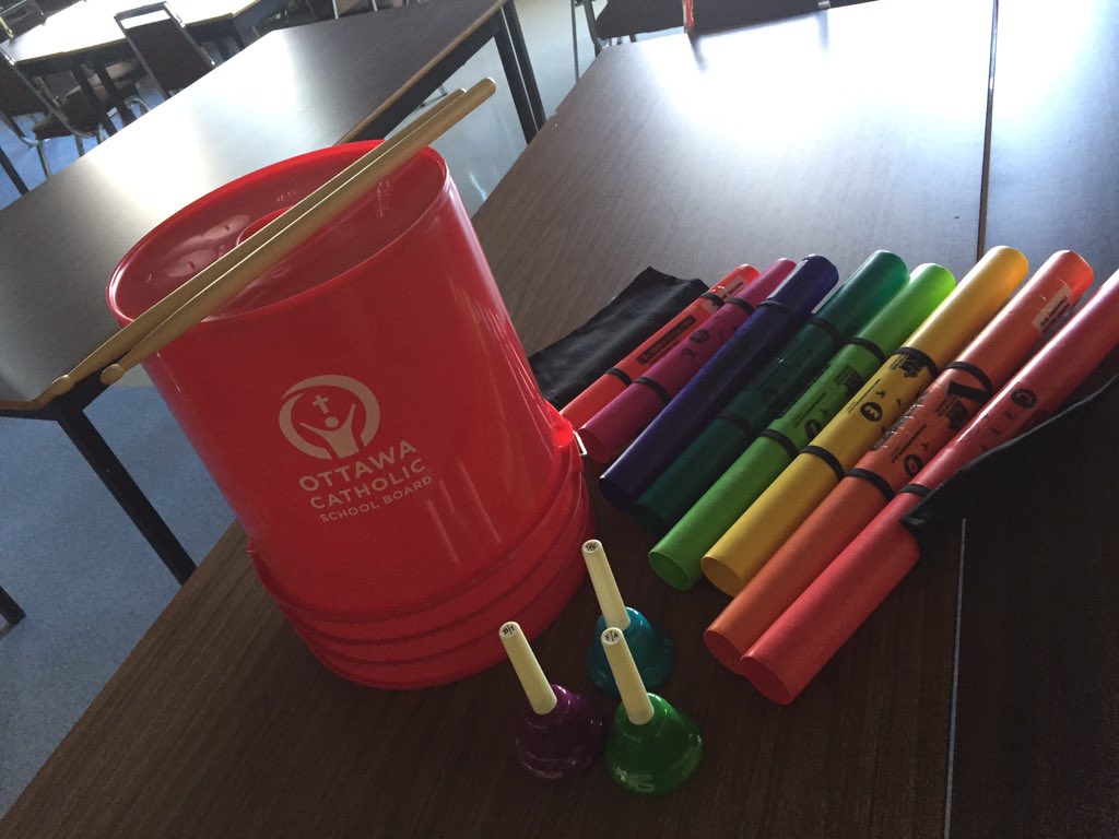 kcharlesocsb's tweet image. 24 elementary schools are receiving their ukulele instrument sets this year! Keep an eye out for the beautiful bucket drums too! Let’s give our students the gift of music for Christmas 🎄 and all year long! #ocsbArts #UkeCanDoIt @MESherwin44 @BFMteacher @MsNAndrews @MrsFlynnMPB