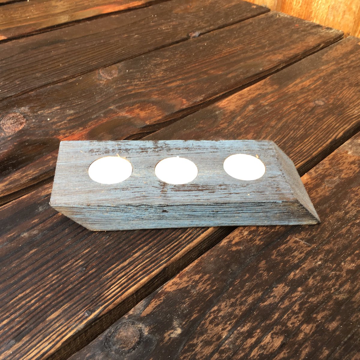 HenBeeGardens's tweet photo. Have you seen our range of tea light holders all crafted from reclaimed oak, gets yours today @EtsyUK 

https://t.co/BBsH3dLzH8

 #SaturdayMorning #UKGiftHour #ukcraftershour #crafturday #candles https://t.co/1vwLOXStdP