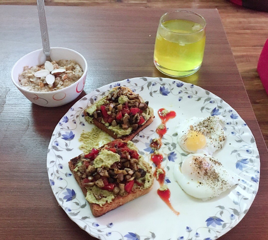 #homechef #heathybreakfast that's what I call a good Saturday🤗 #treatingself with avacado and mushroom bruschetta, poach eggs and musli with nuts... ( also improving skills for an alternate career may be 😂)