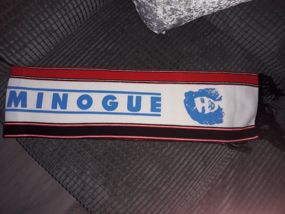 roberta1061's tweet photo. @kylieminogue 👀👀 just received this scarf from a fellow Team K member. I love it. Im gonna be #warmthiswinter 🧣 😘😘 https://t.co/bUXfYriXEO