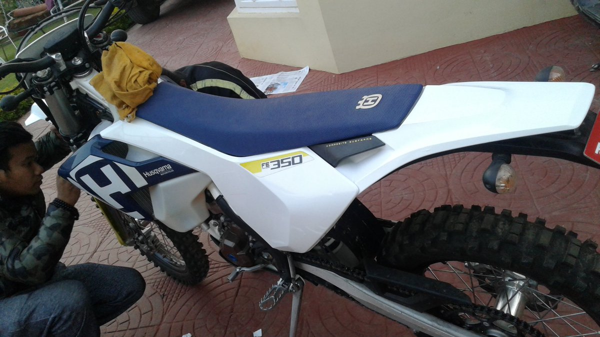 tkps_tmg's tweet photo. Today wrap #husqvarna 
#wrappinghusqvarna
#wrapperTika https://t.co/PYIgYHkcvZ