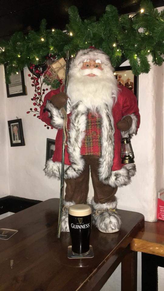 thevillageinnp1's tweet photo. Tired of battling the westerly winds in Mayo? Join this aul man for a pint of Guinness beside our roaring open fire! Food served till 9pm tonight #warm #roaringfire #Food #Christmas #partry #mayo #Guinness https://t.co/X5GKlsaXbU