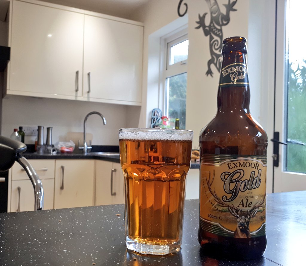 Ozymandiasdust's tweet photo. Lunchtime tipple of choice... π»πΊ #exmoorgold #beer #ale #lifestyle https://t.co/aOj2MQvLP8