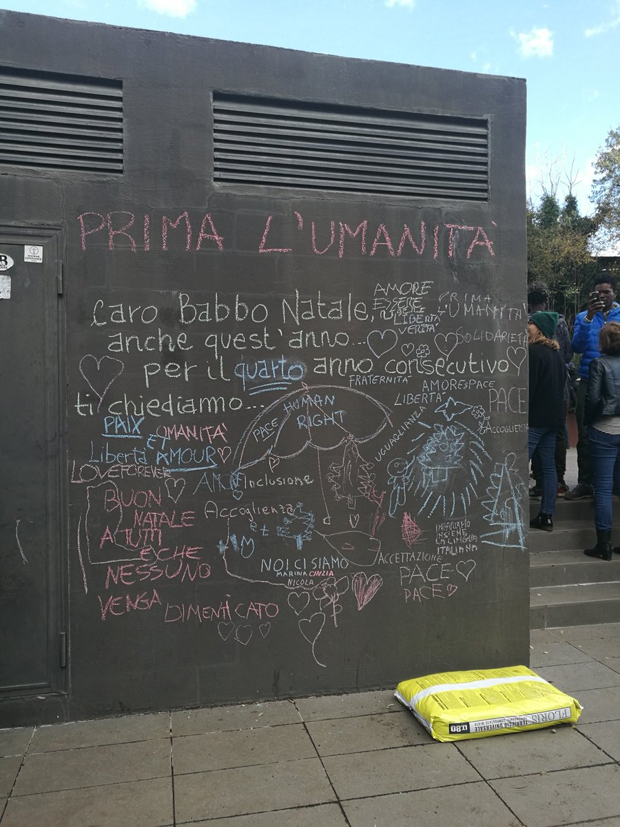 grisuccia's tweet image. Piazzale Spadolini, lettera a Babbo Natale #Baobab #Spauracchio