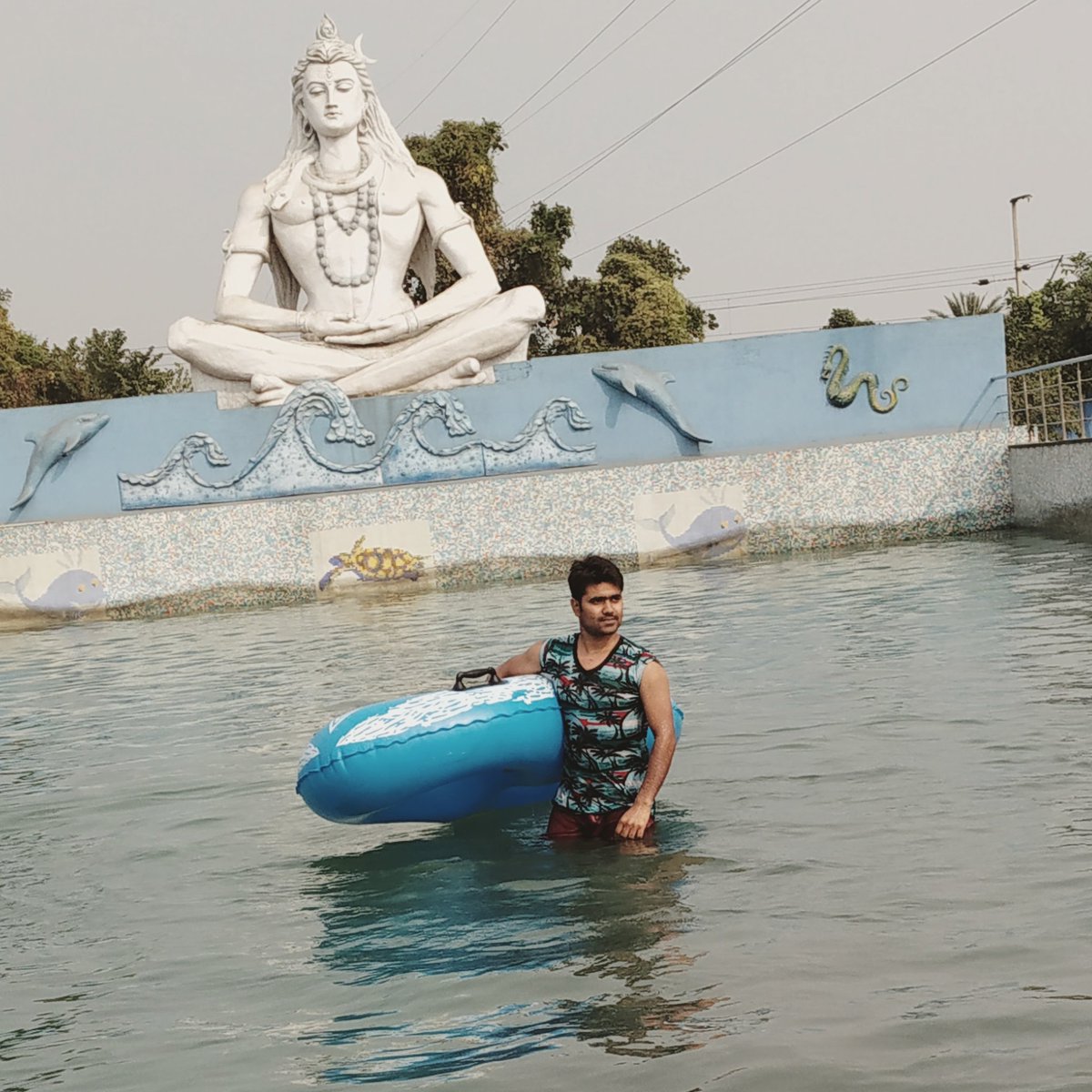 sindhuofficiall's tweet photo. #bholebaba #slimfit #poolride #funn.. https://t.co/cNfp9X3EAJ