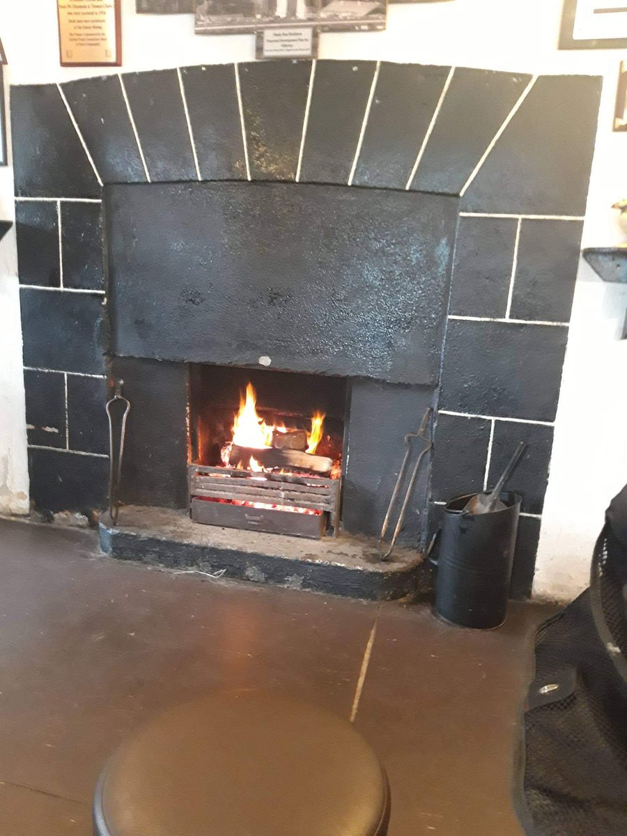 thevillageinnp1's tweet photo. Tired of battling the westerly winds in Mayo? Join this aul man for a pint of Guinness beside our roaring open fire! Food served till 9pm tonight #warm #roaringfire #Food #Christmas #partry #mayo #Guinness https://t.co/X5GKlsaXbU