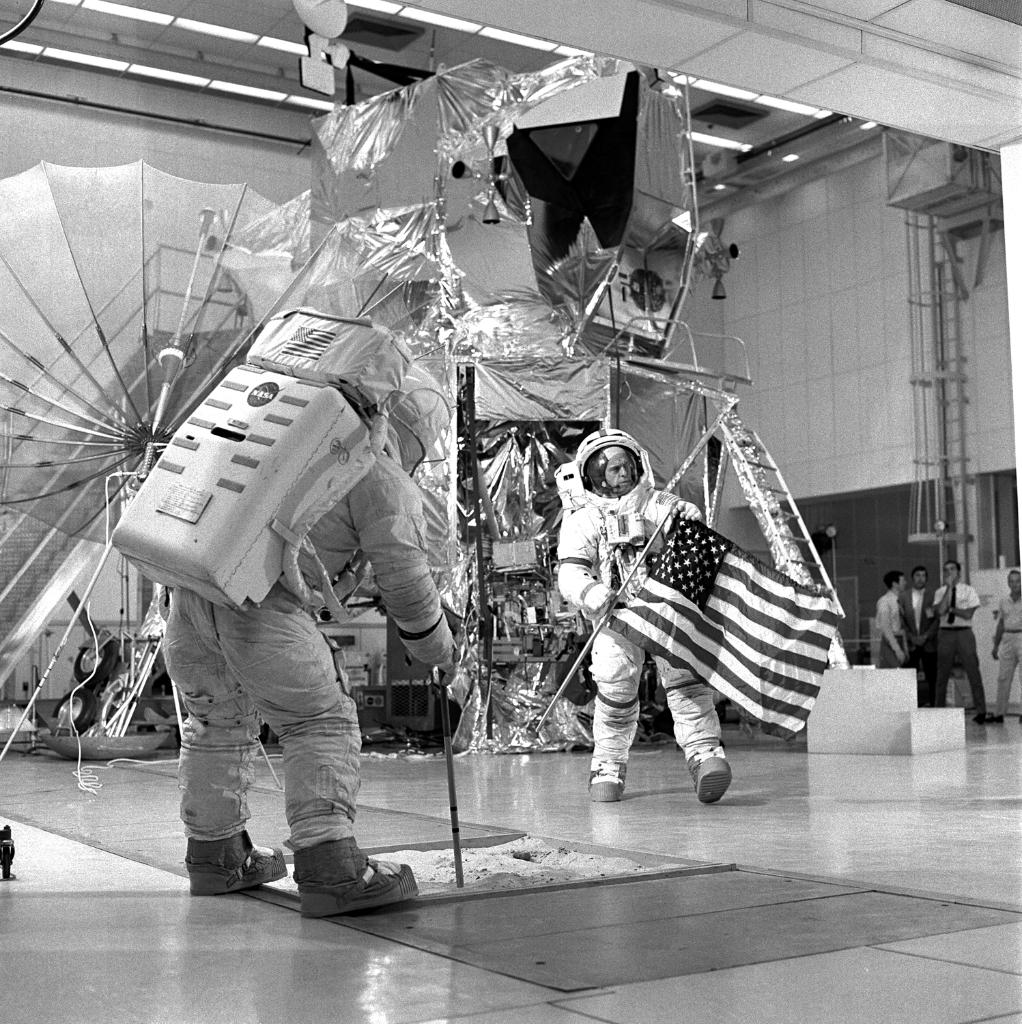 Assembling the American flags that Apollo crews deployed on the Moon ...