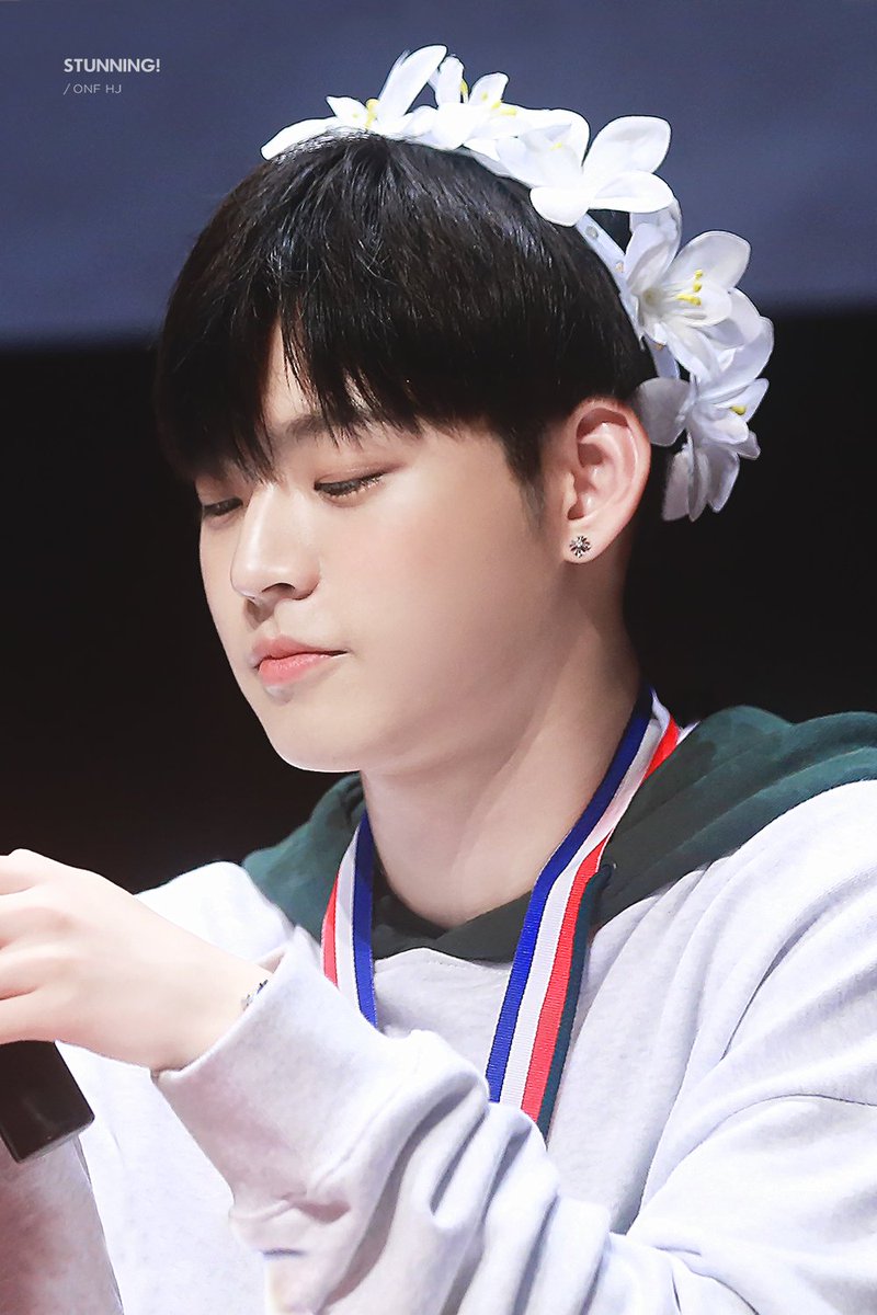 180825 합정 팬싸

효진아 감기조심😷

#효진 #HYOJIN #김효진 #ヒョジン #온앤오프 #ONOFF #ONF <a href="/WM_ONOFF/">➡ @ONF_offcl</a>