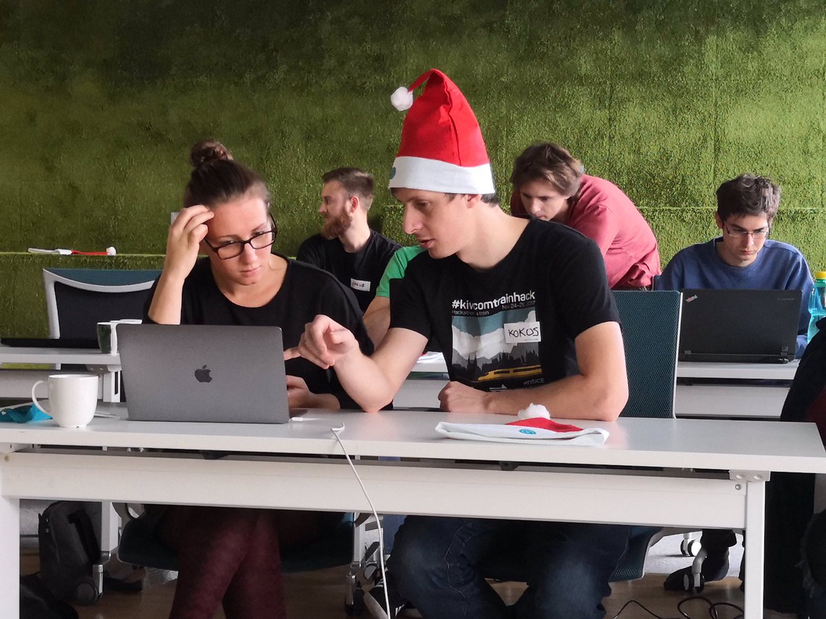 codekiwicom's tweet image. Kokos is advising Katka on the next steps of her code at the Christmas edition of our #PythonWeekend.