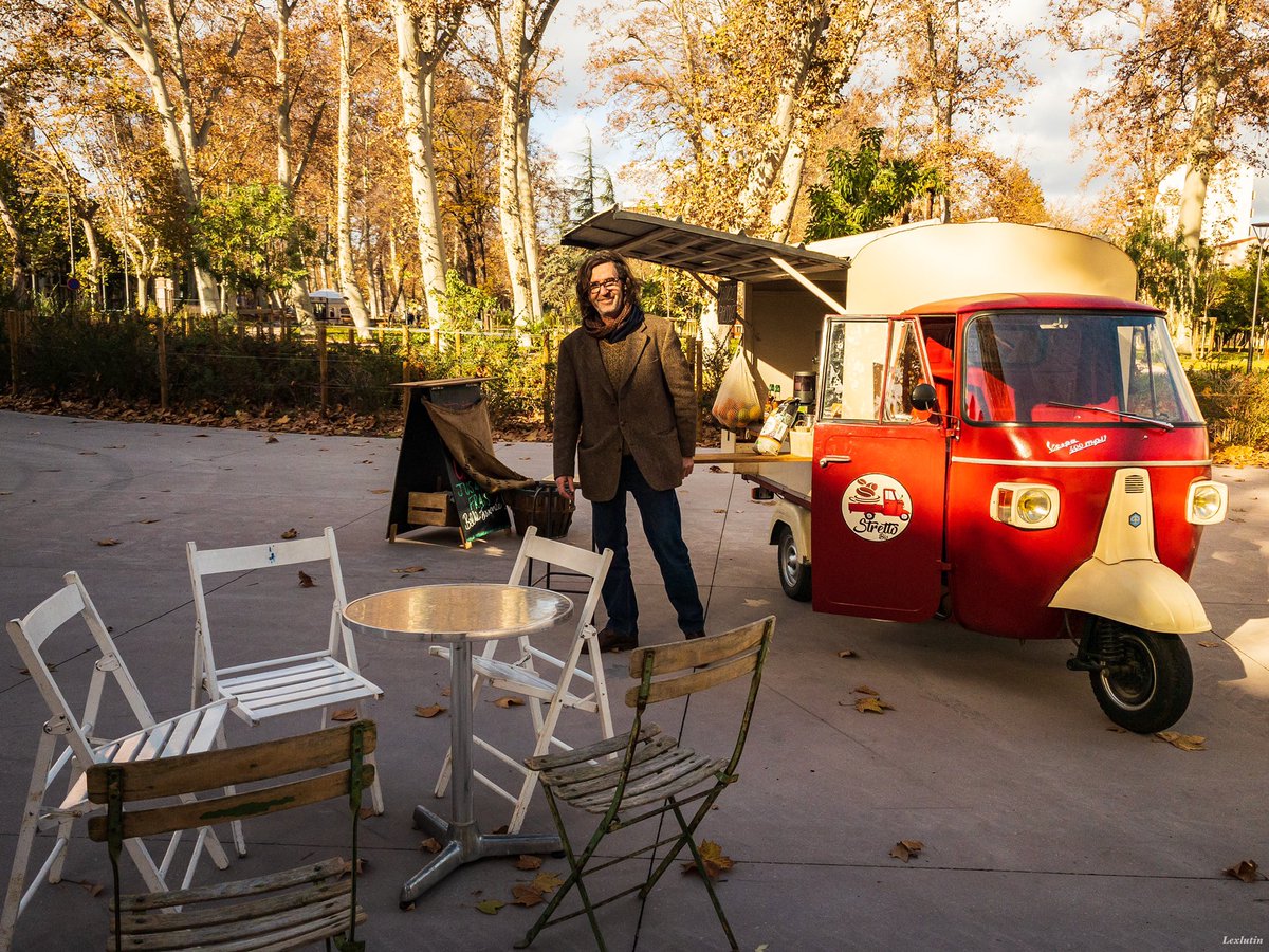 Lexlutin66's tweet photo. Ce matin, belle rencontre avec Manu qui, depuis une semaine propose des petits déjeuners, café, jus d’orange, thé... BIO. 👉 STRETTO BIO 
#authentic #mood #weekend #strettobio #bio #humanwarmth #autumn #famillytime #perpignan #occitanie #tourisme https://t.co/MELcPrlUml
